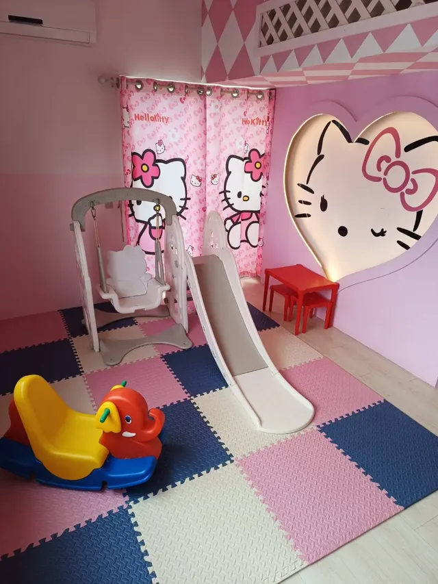 Alice theme bed-Big Pink Cat 6 Room-6