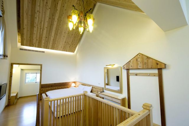 SCHOKOLAKE-Dream House floor, four-room suites-5