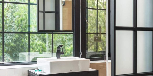 浴室洗手台 Bathroom with Basin