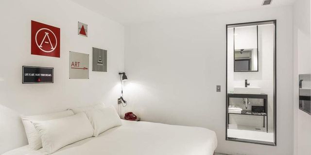中型雙人房 (無窗) Medium Double Room (No Window)