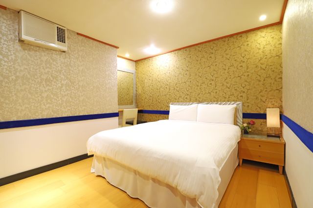 Gorgeous Hot Spring Resort-Slightly warm standard double room-4