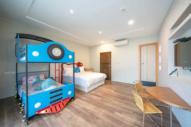 Mushroom Bed & Breakfast-Childlike Quadruple Room-3