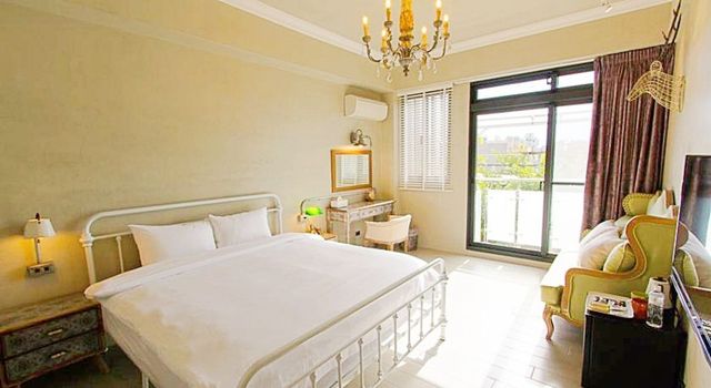 위럽 인 (We Love Inn)-Deluxe double room-6