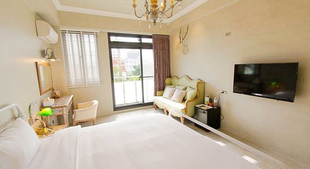 위럽 인 (We Love Inn)-Deluxe double room-2