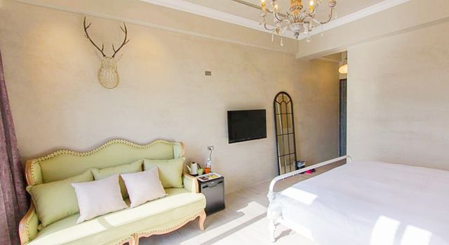 위럽 인 (We Love Inn)-Deluxe double room-3