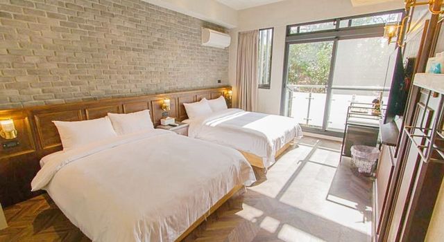 위럽 인 (We Love Inn)-Elegant quad room-6