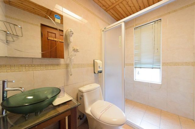 Yosemite-Family Six-person Suite 302-10