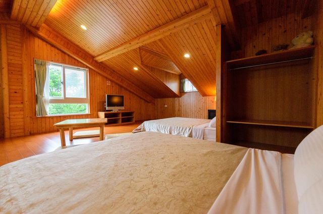 Yosemite-Family Six-person Suite 302-5