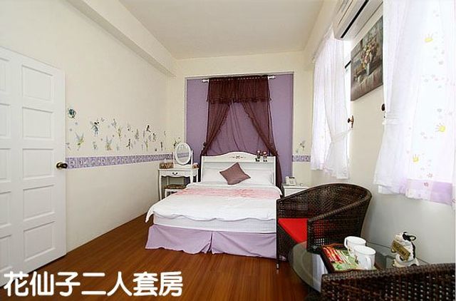 스몰 캐슬 다운타운 베드 앤 블랙퍼스트  (Small Castle Downtown Bed and Breakfast)-Double room (no pick-up room)-6
