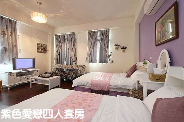 스몰 캐슬 다운타운 베드 앤 블랙퍼스트  (Small Castle Downtown Bed and Breakfast)-Quad room (not pick the room)-4