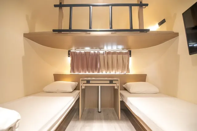 Sudvista Manor-Aurora luxury camper-3
