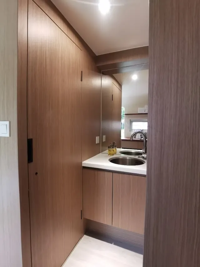 Sudvista Manor-Aurora luxury camper-8