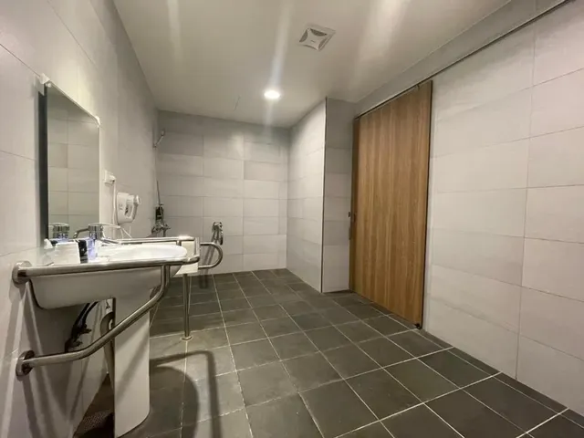 凝萃文旅 台中車站店-高級三人房-10