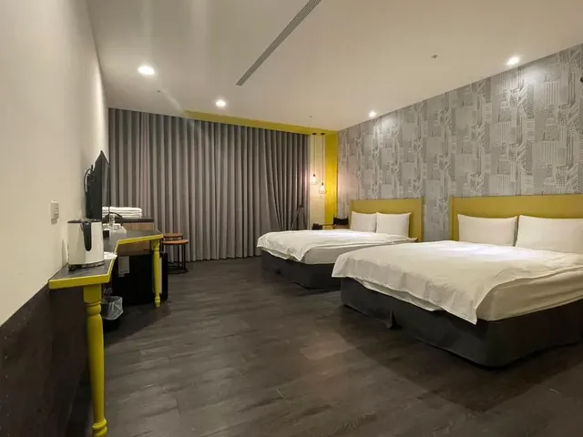 凝萃文旅 台中車站店-高級四人房-6