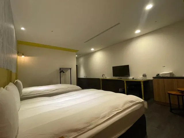 凝萃文旅 台中車站店-豪華四人房-4