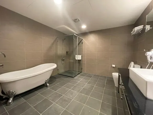 凝萃文旅 台中車站店-豪華家庭房-7
