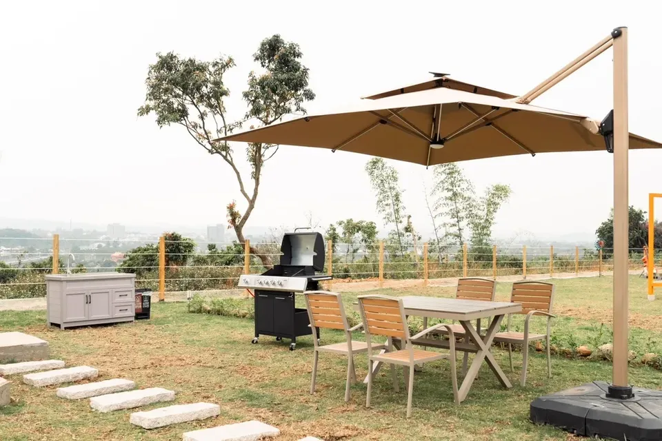 附烤爐、鍋碗餐具，自備食材也能火烤兩吃