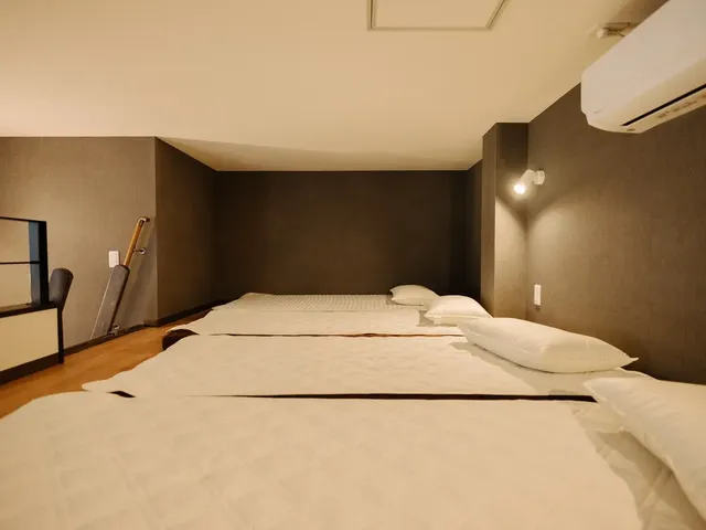 REQRAS Sakura Machi-Relax in a cafe-like room [REQRAS Sakuramachi 101]-7