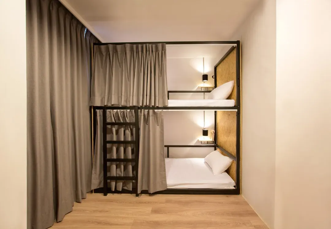 라이트 호스텔 (Light hostel)