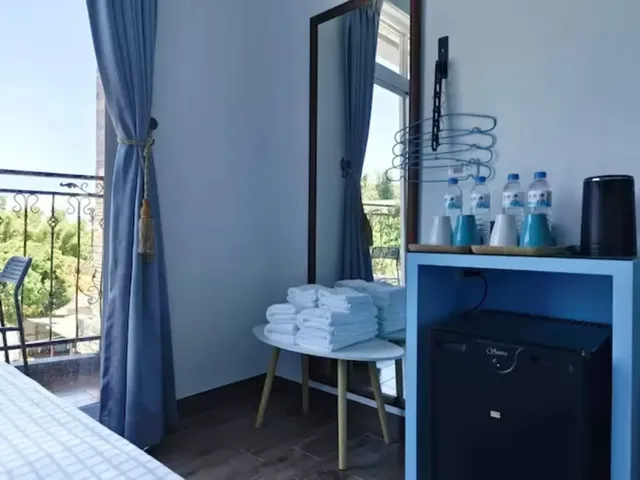 Lunar Mare Inn-Quadruple Room with Balcony-6