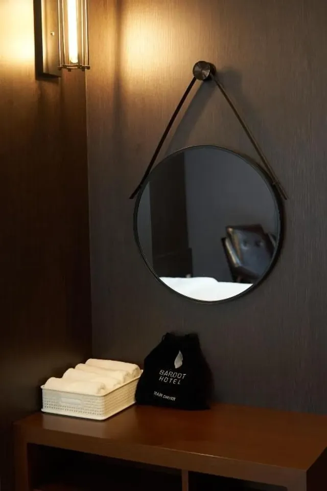 BON 飯店-豪華雙人床-5