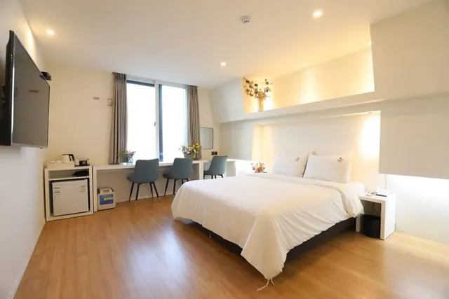 BON 飯店-特色河景雙人房-2