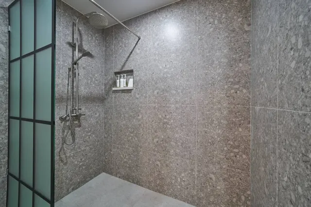 BON 飯店-標準雙床房-4