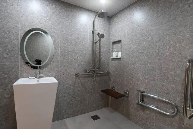 BON 飯店-標準雙床房-6