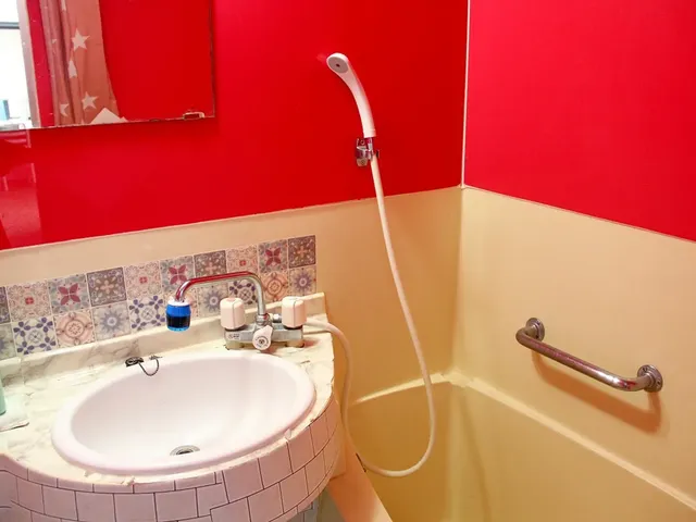 ・【403号室/バスルーム】バス・洗面・トイレ一体型のコンパクトな水回り