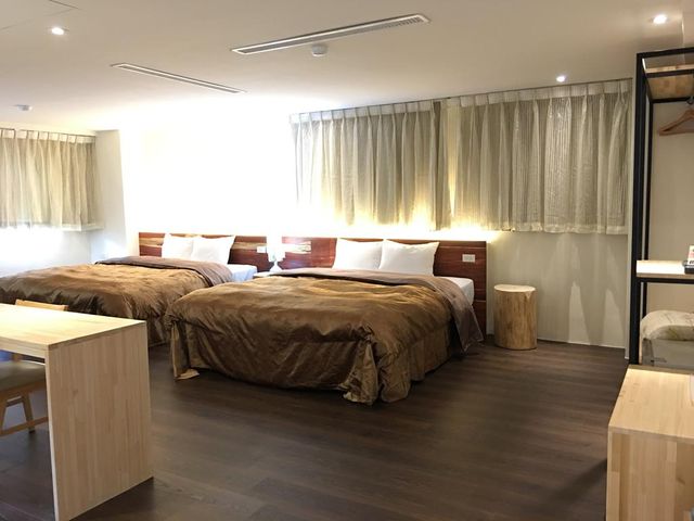 鼎川大飯店-時尚四人房-3