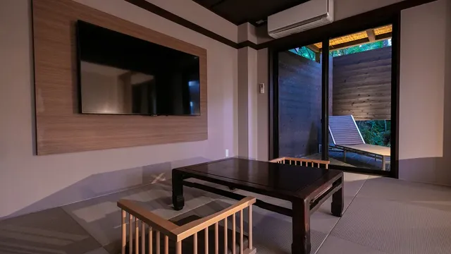 [Premium "suite with open-air bath"