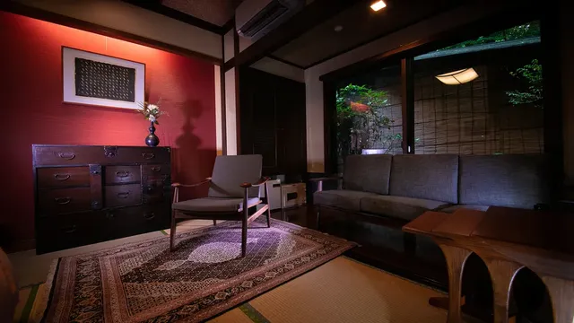[Antique room & ldquo; Zhu & rdquo;]