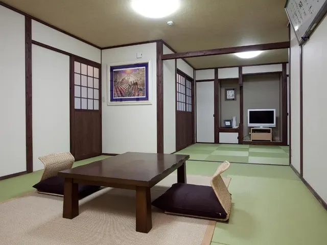 湯布院山莊 吾亦紅｜金鱗湖開車8分/花卉村開車6分-山櫻之間:附庭園露天浴池【不挑房】-2