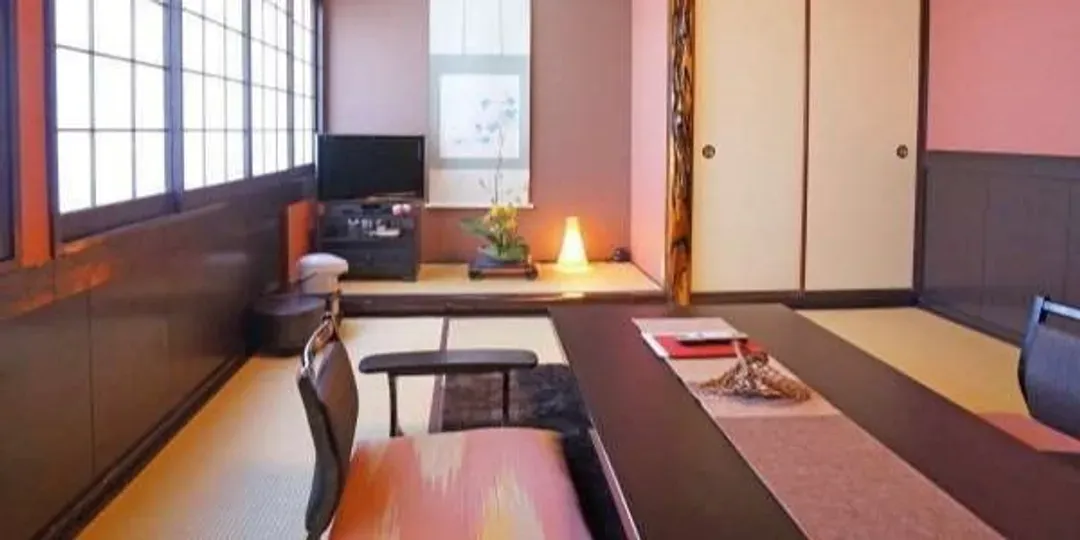由布院温泉 御宿 由府兩築｜金鱗湖步行10分/近花卉村