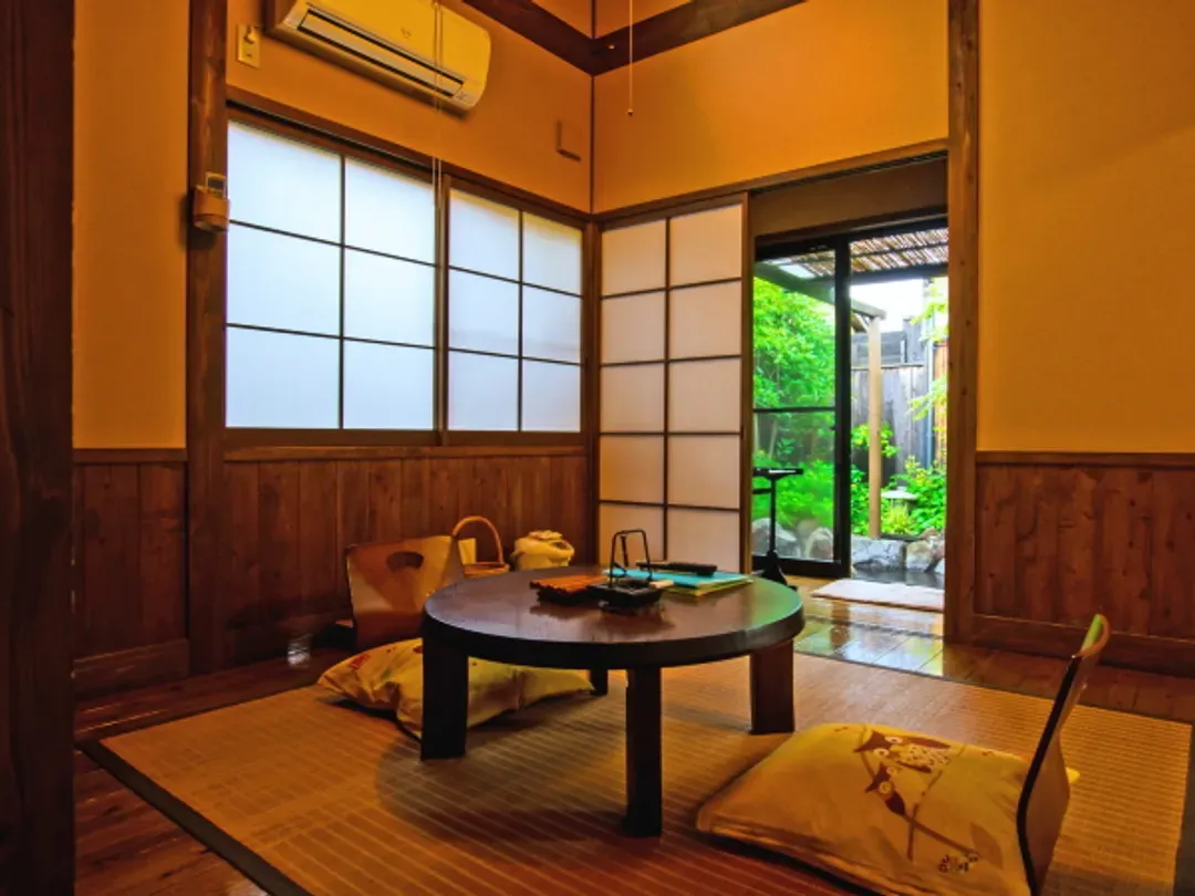 Yufuin Onsen Yurari Rokumyo
