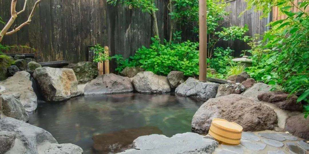 Yufuin Onsen Yurari Rokumyo