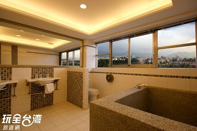 南投集集山魚水渡假飯店-6人房 / 景觀六人套房-5
