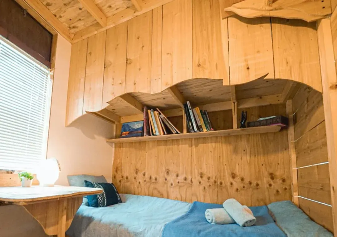 Oval Mountain Lodge