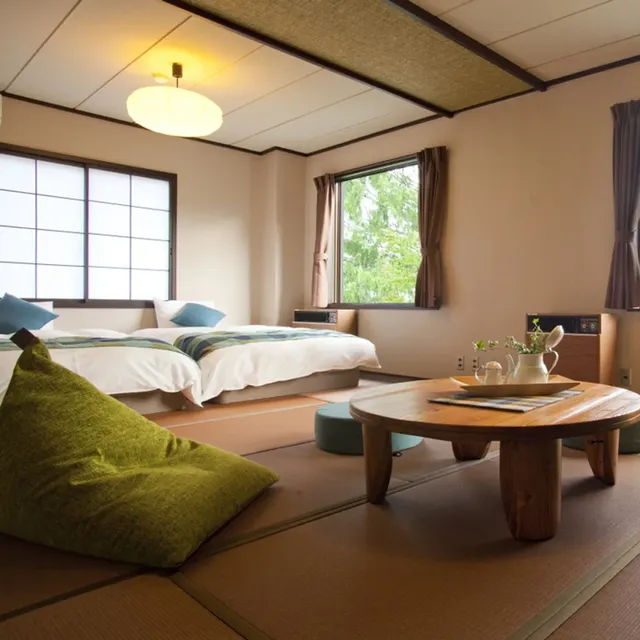 Japanese-style room on the Alps side 12.5 tatami flower floor