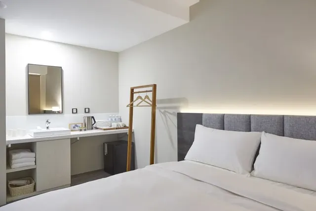 HOTEL Z 台中逢甲-暮光四人房--不含早-5
