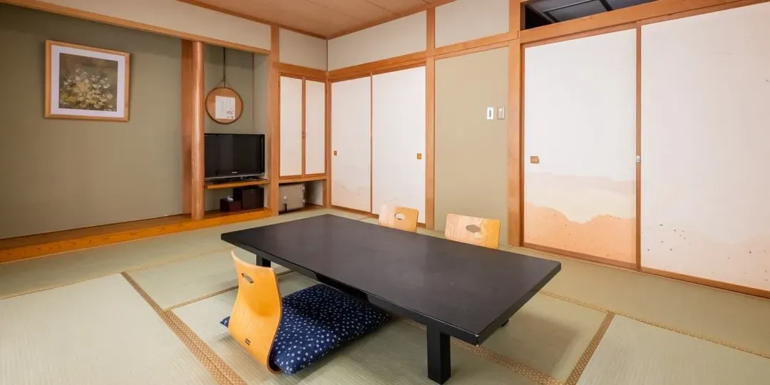 河口湖溫泉 足和田飯店｜河口湖景/富士山景/付費腳踏車租借