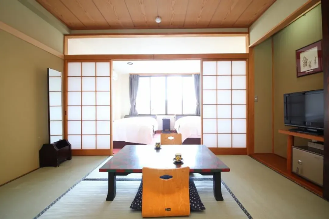 河口湖溫泉 足和田飯店｜河口湖景/富士山景/付費腳踏車租借