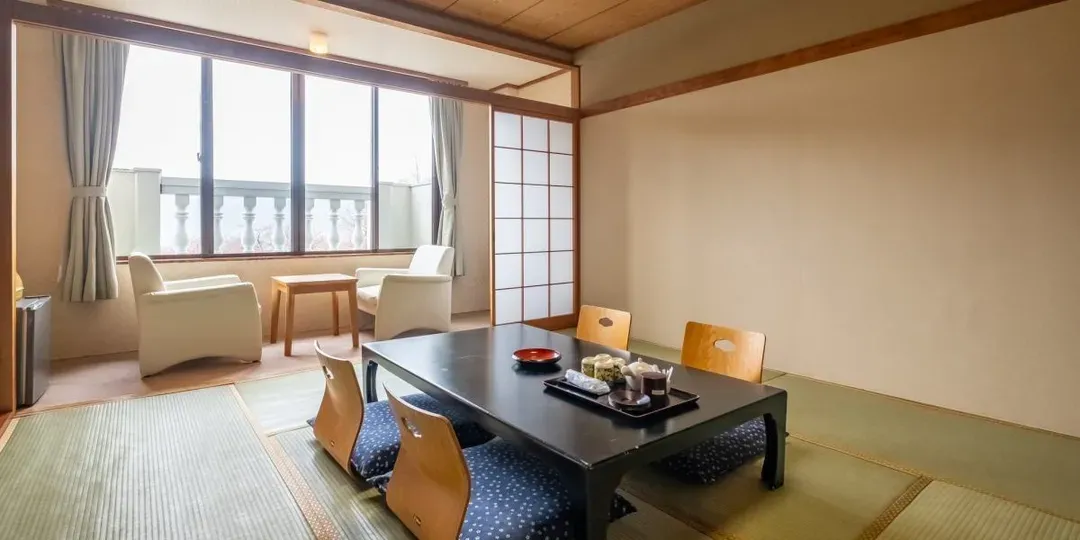 河口湖溫泉 足和田飯店｜河口湖景/富士山景/付費腳踏車租借