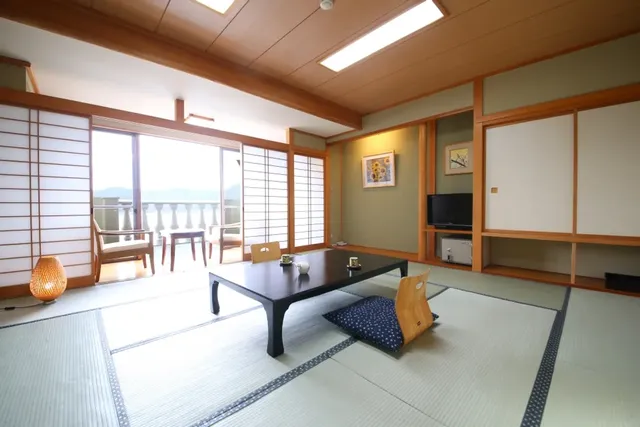 West Building Japanese-style room 12.5 tatami mats [View: Lake view]
