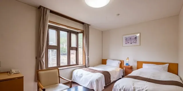 河口湖溫泉 足和田飯店｜河口湖景/富士山景/付費腳踏車租借-西館 雙床房【不挑房】-1