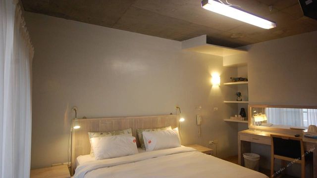 오렌지문 베드 앤 브랙퍼스트-Double Room-6