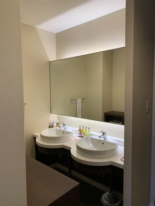 Room 207.208 Washbasin