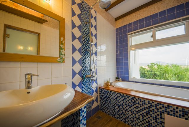 Bonjour Be'Be' Hostel-Summer color bath soup four-room-4