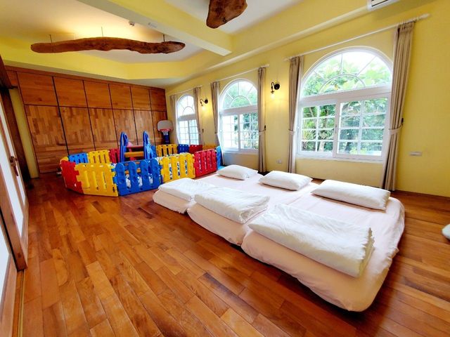 Bonjour Be'Be' Hostel-Wind color double room-2