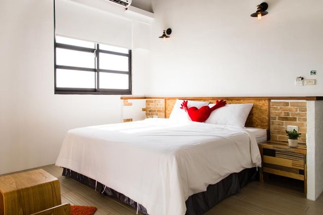 Oat booth-Deluxe double room-1